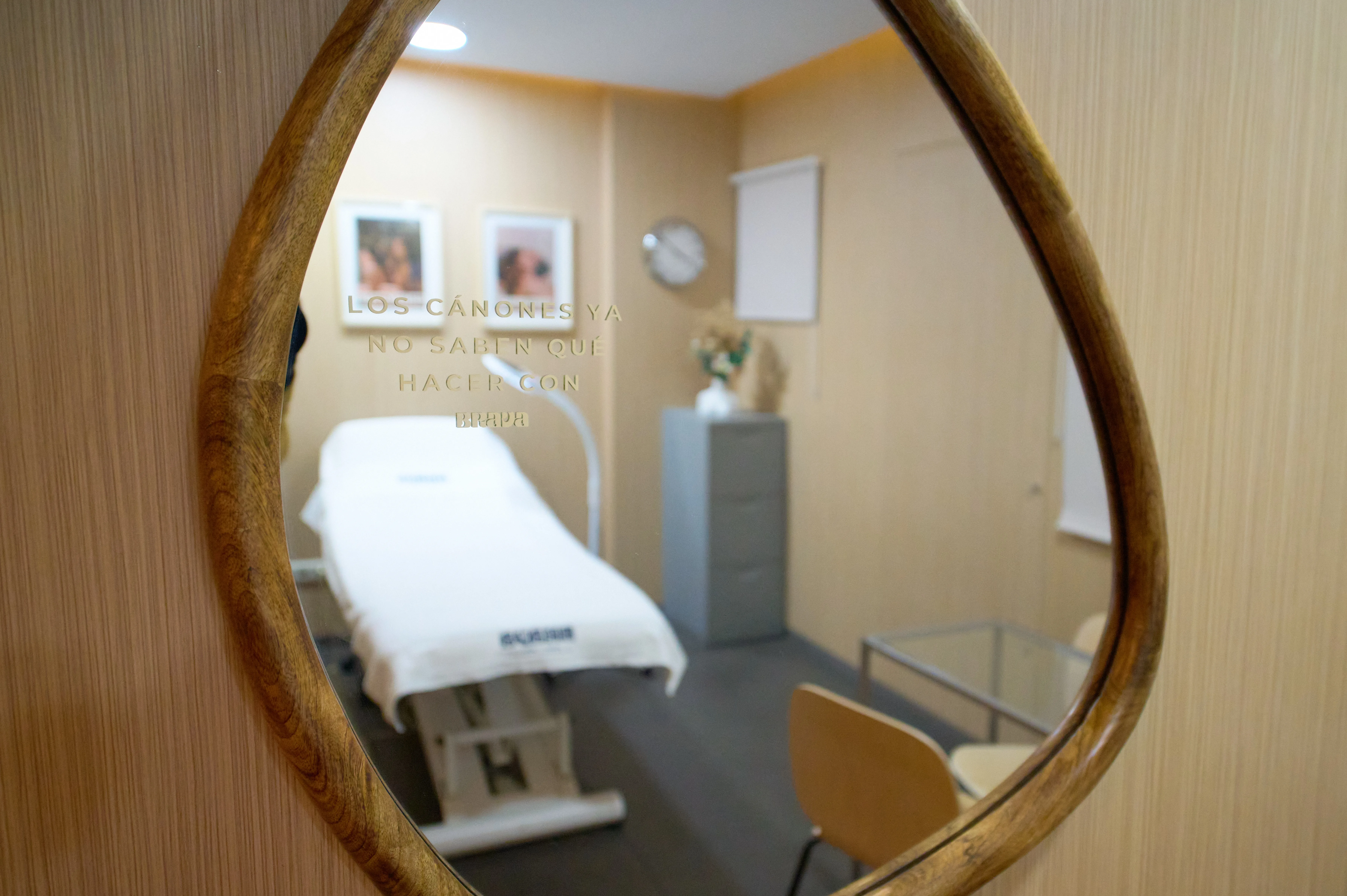 Consulta médica y escucha en Brava Clinic